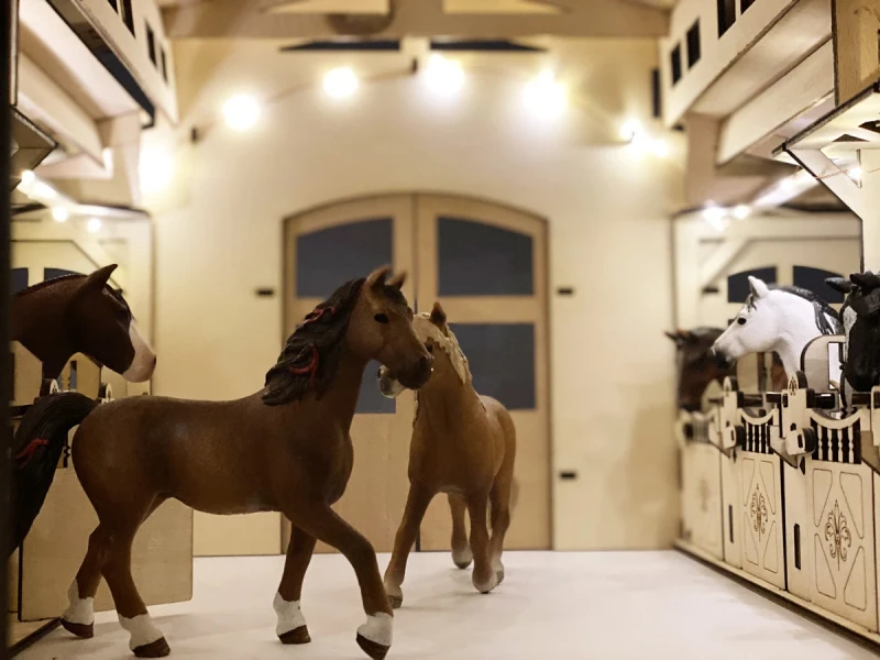 Laserdatei - Haus mit 10 Pferdeboxen