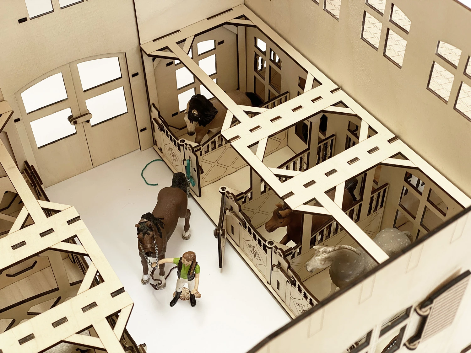 Laser file - House with 20 horse boxes consisting of 2 wall shelves with accessories