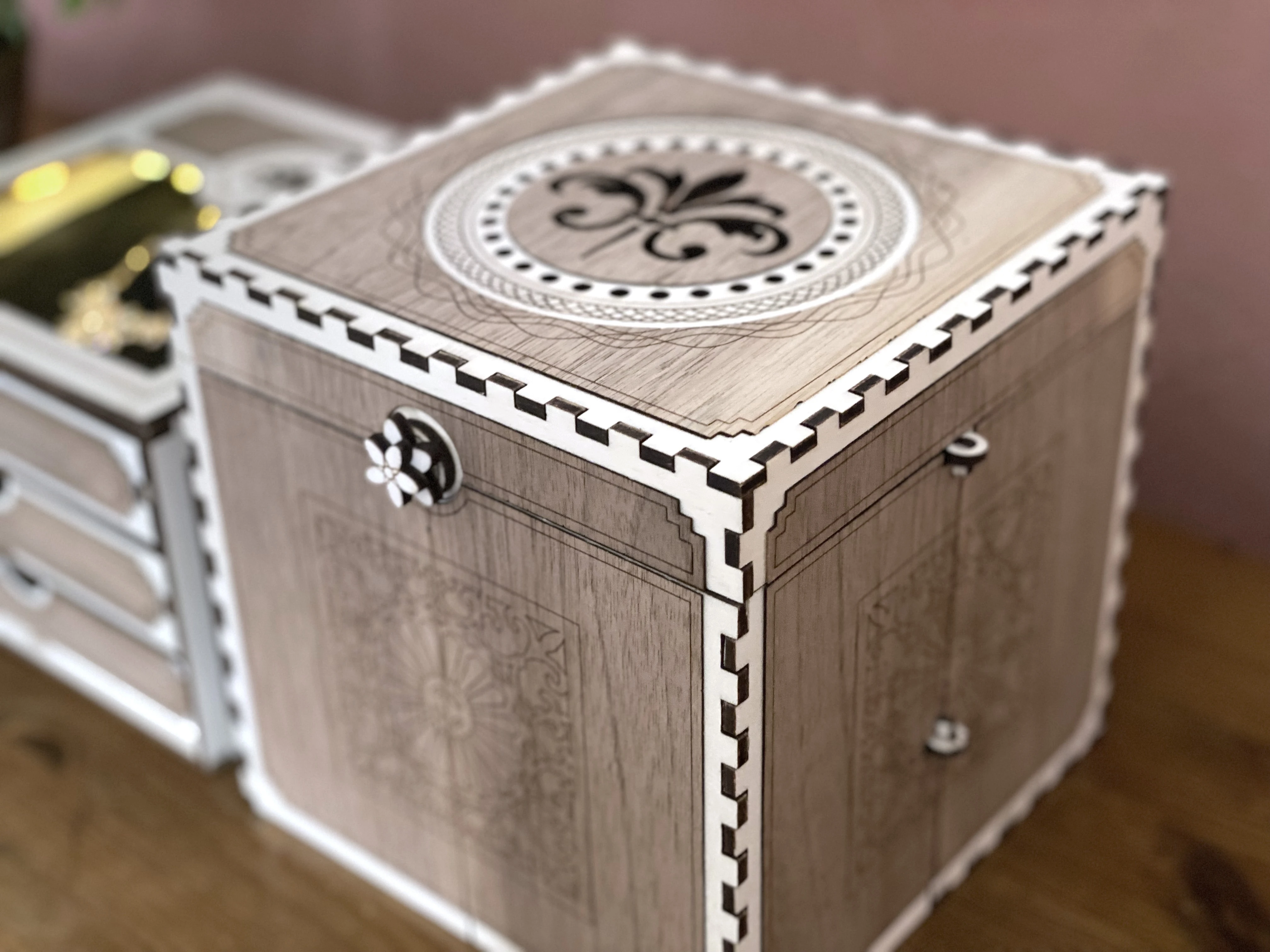 große klappbare Schmuckschatulle Schminkkiste Aufbewahrungsbox Organizer - Laserschnittdatei Pdf Ai Dxf Svg für Ohrhänger Ringe Ketten uvm.